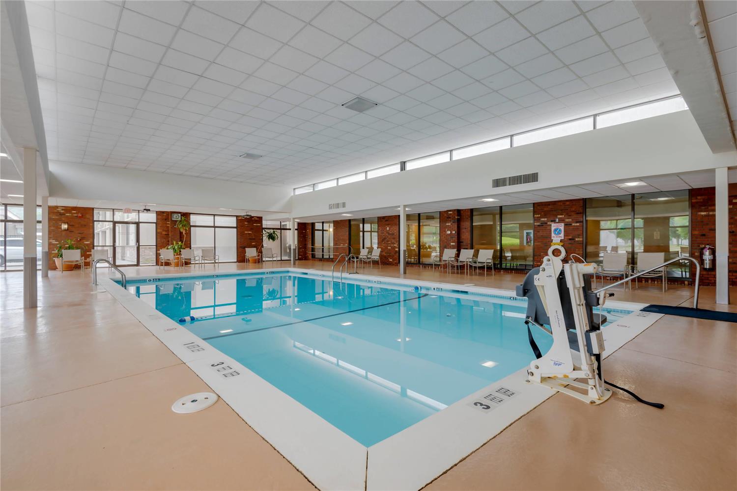 swimming pool spa
