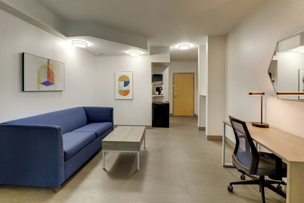 Holiday Inn Express Hotel Suites Richmond 43/67