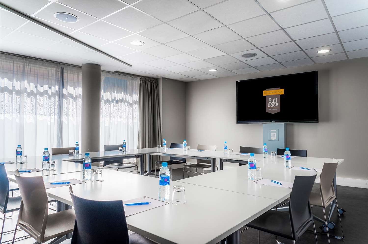 Best Western Plus Suitcase Paris La Defense 22/23
