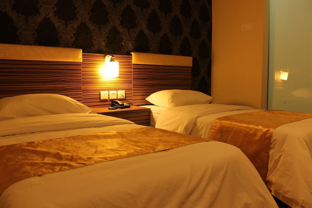 Clover Hotel 16/24