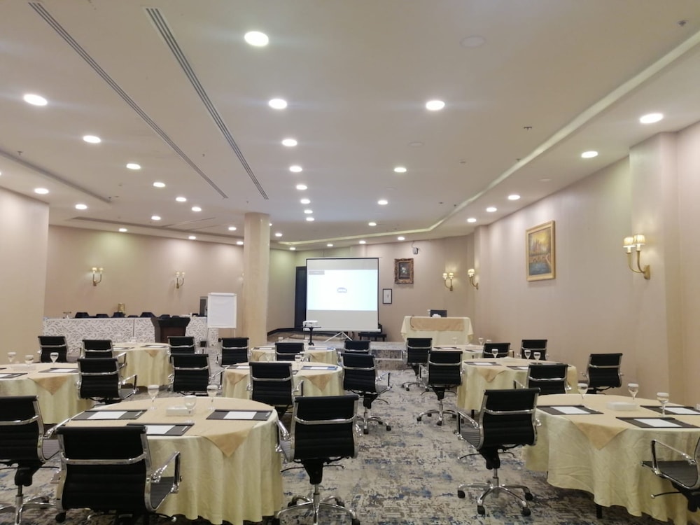 جولدن توليب حائل(Golden Tulip Hotel) 29/39