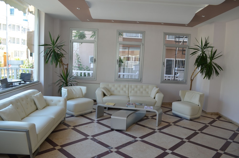 Grand Milano Hotel 34/48