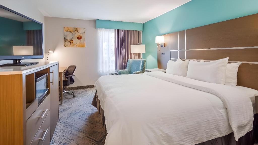 Room, King Bed, Bathtub, Accessible