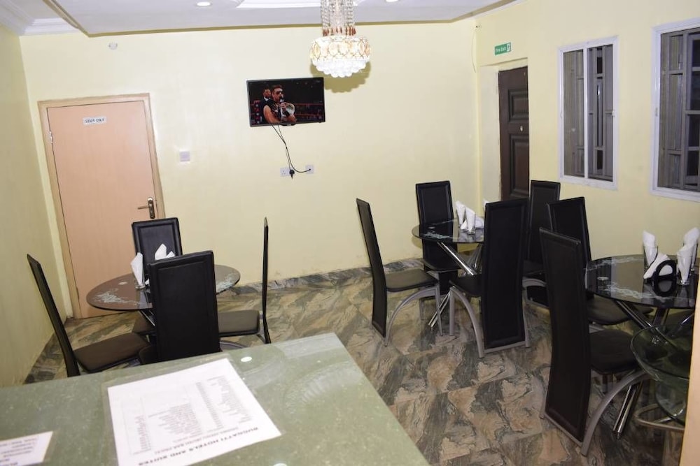 Buggatti Hotel And Suites 11/18