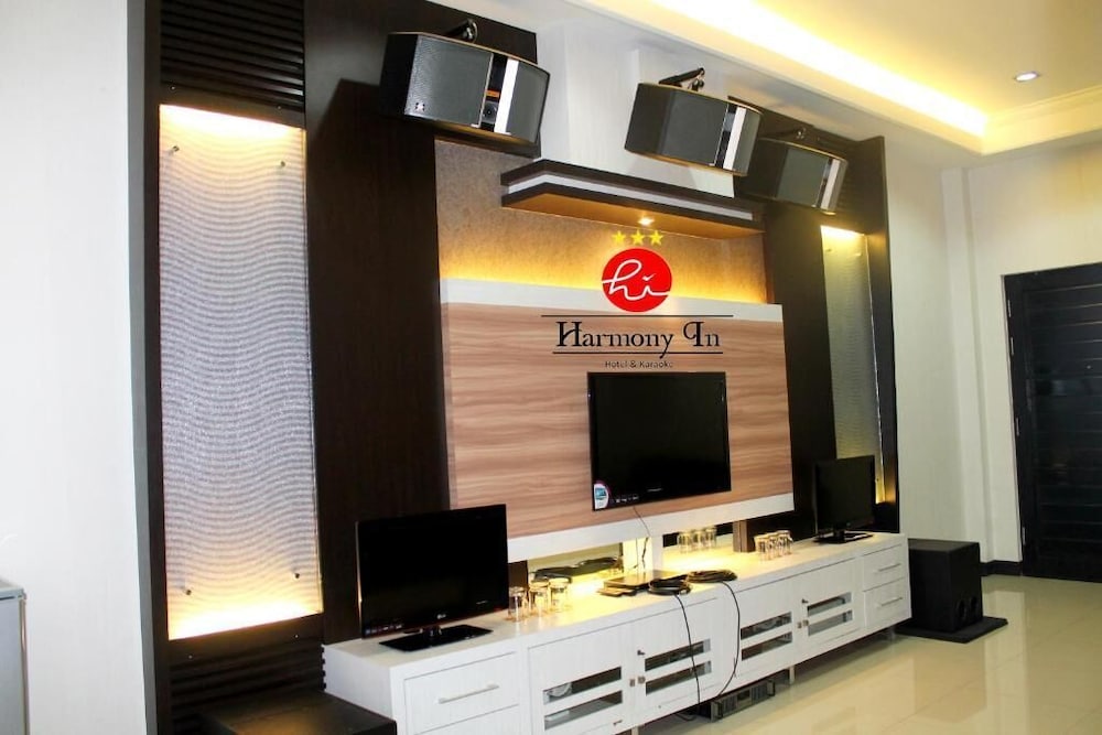 Hotel Harmony In Pontianak 55/62