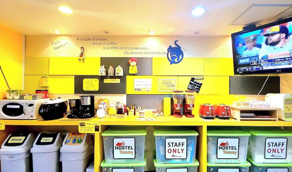 Hostel Tommy Formerly Yellow Brick 2 Hotel 43/47