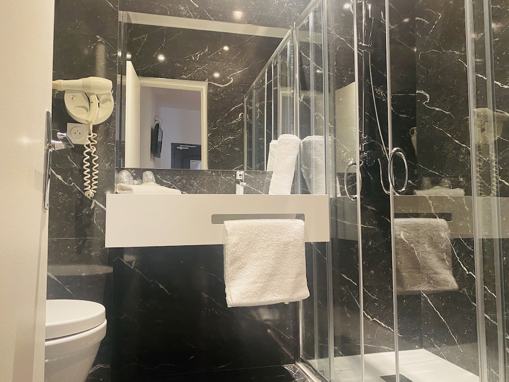 Icone Hotel - Annecy 26/27