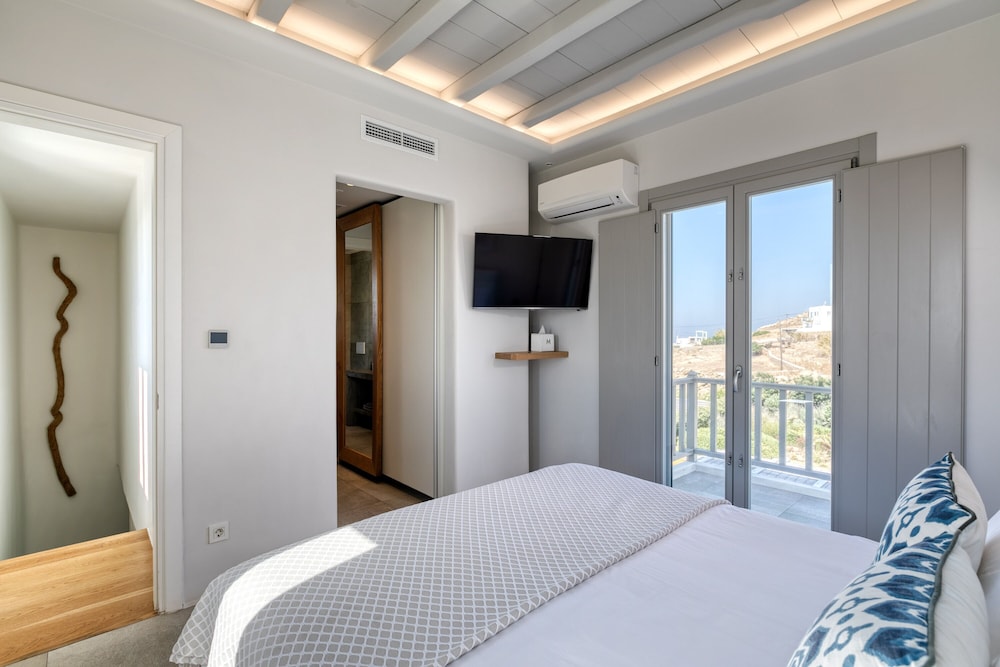 M Mykonos Villas 3/50