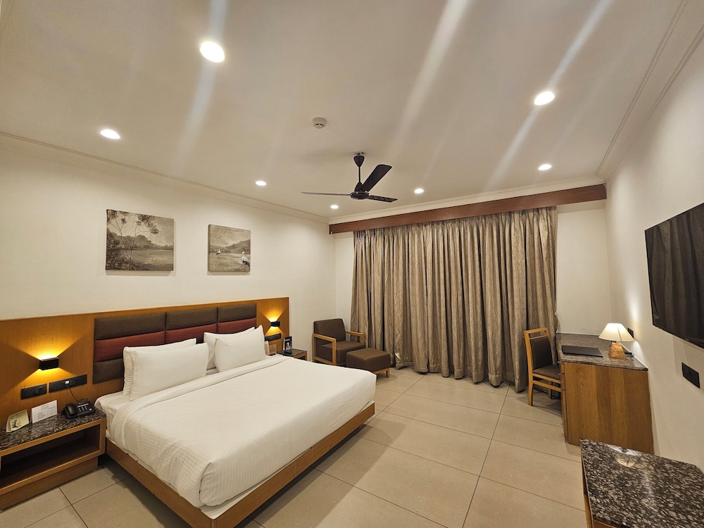 The Fern Wisteria Resort Dhari 23/53