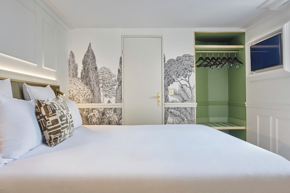 Posy Hotel by HappyCulture 23/84