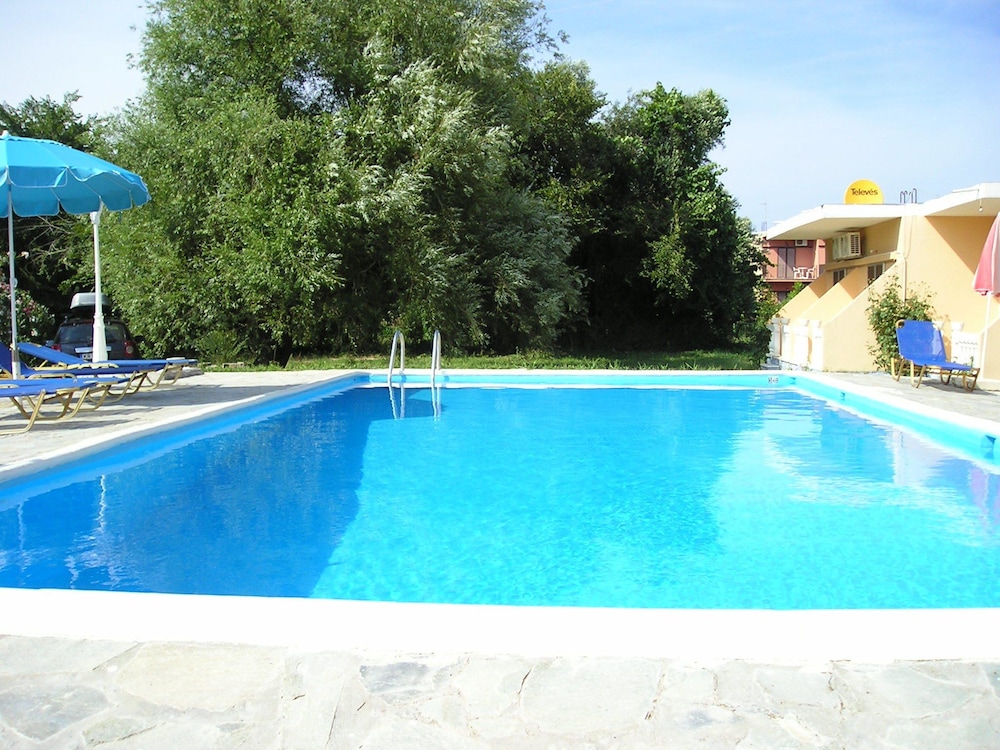 River Studios and Apartments 9/64