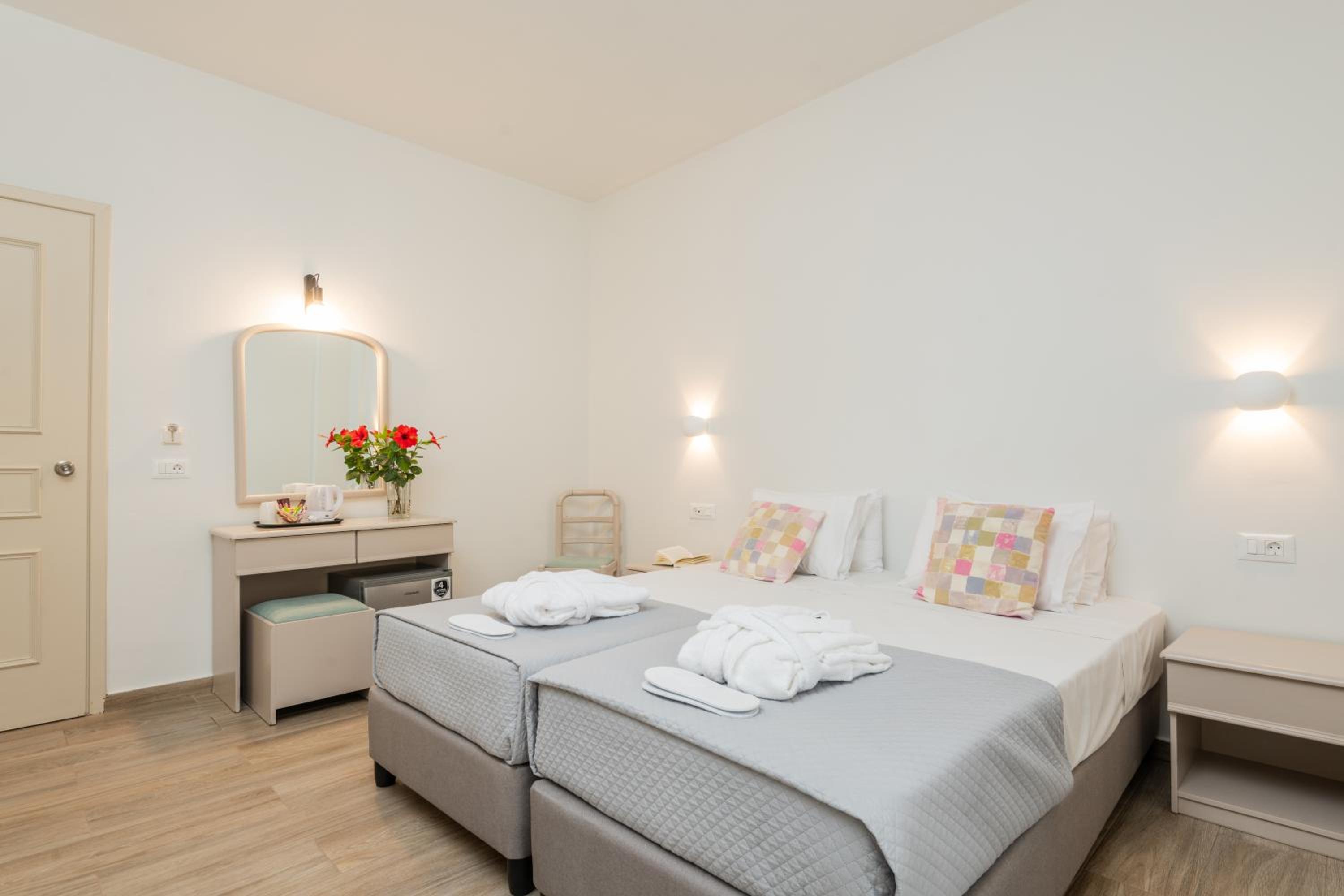 Standard, Double or Twin Bed, Sea View