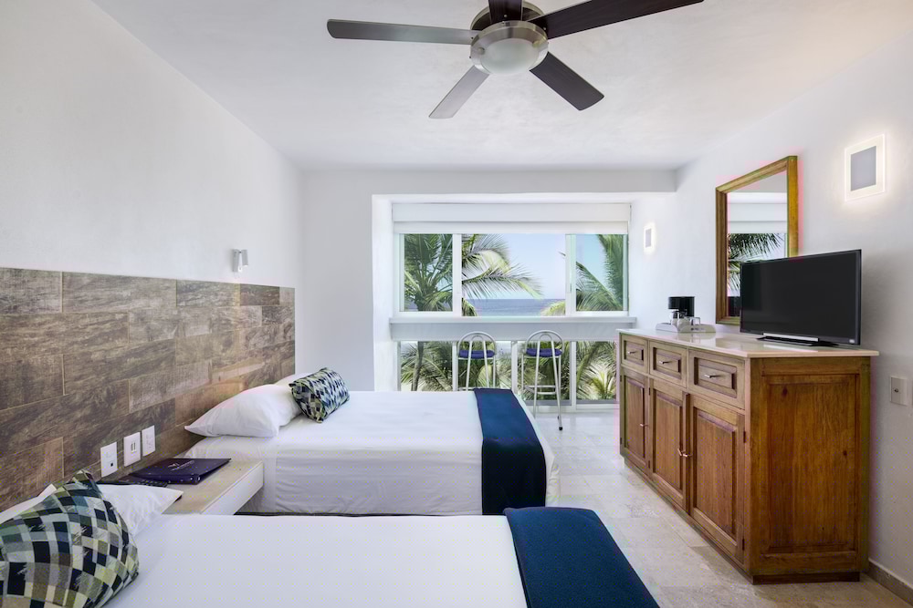 Superior, 2 Double Beds, Beach Front, Ocean View