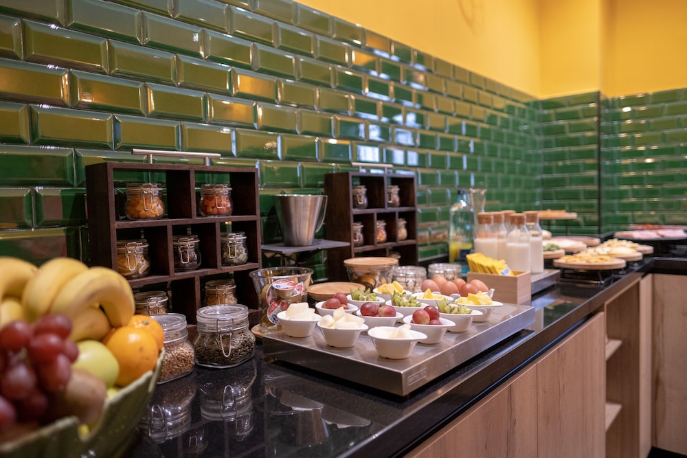Hotel Cetina Sevilla 37/69