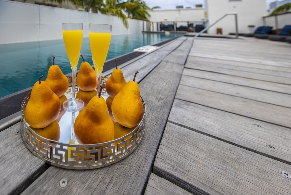 Posh South Beach Hostel 14/38