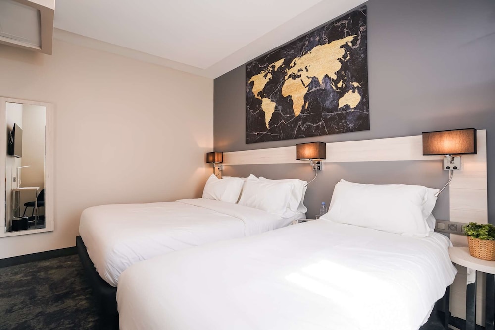 Hotel Univers 9/50