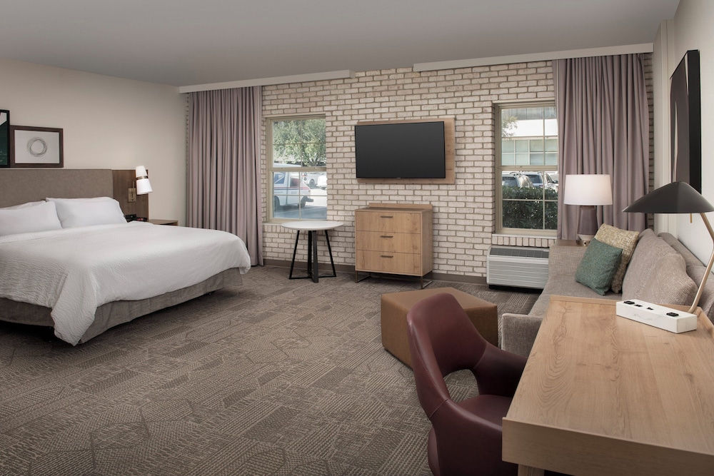 Studio, Suite, King Bed, Sofa, Kitchen