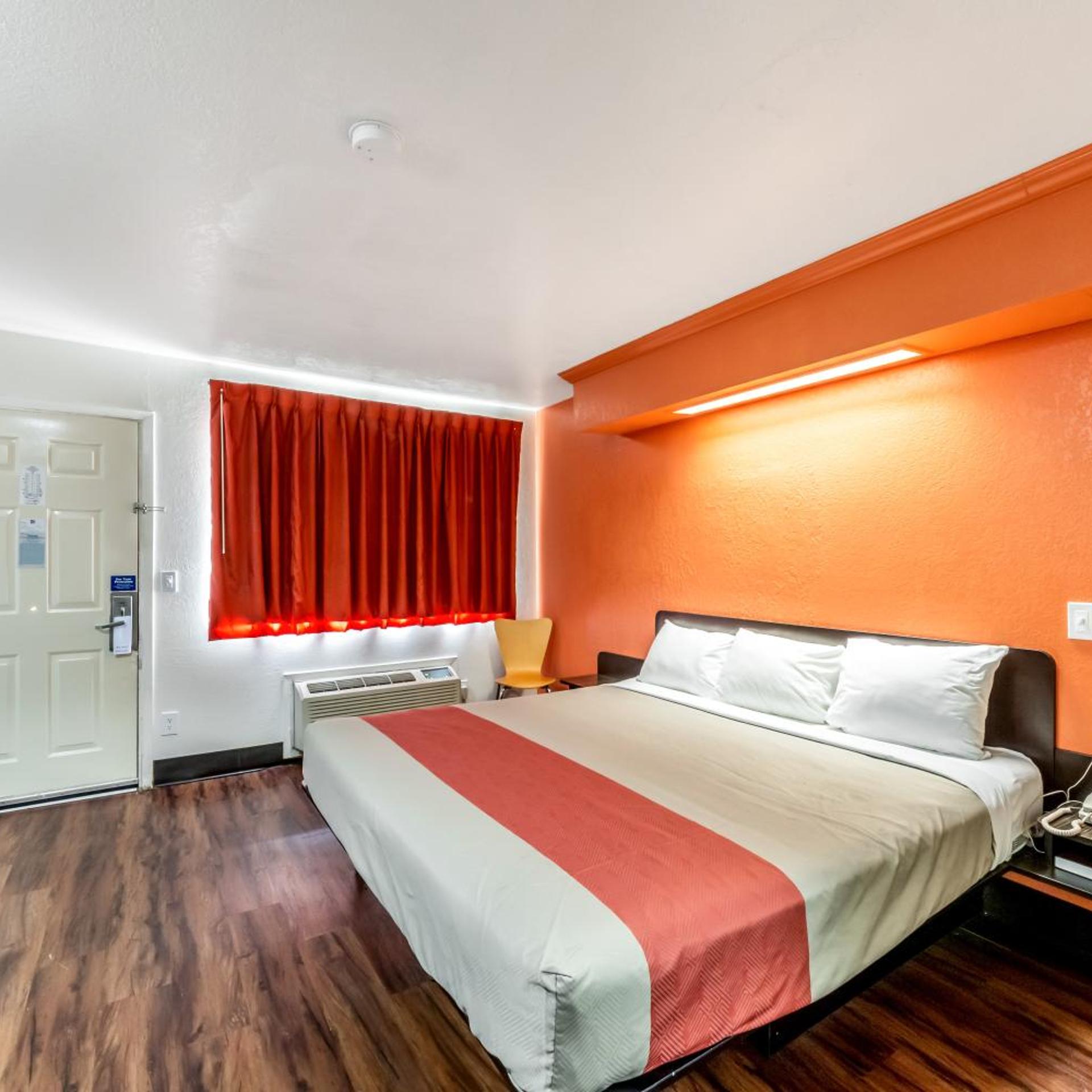 1 King Bed Mobility Accessible RI Shower Nsmk