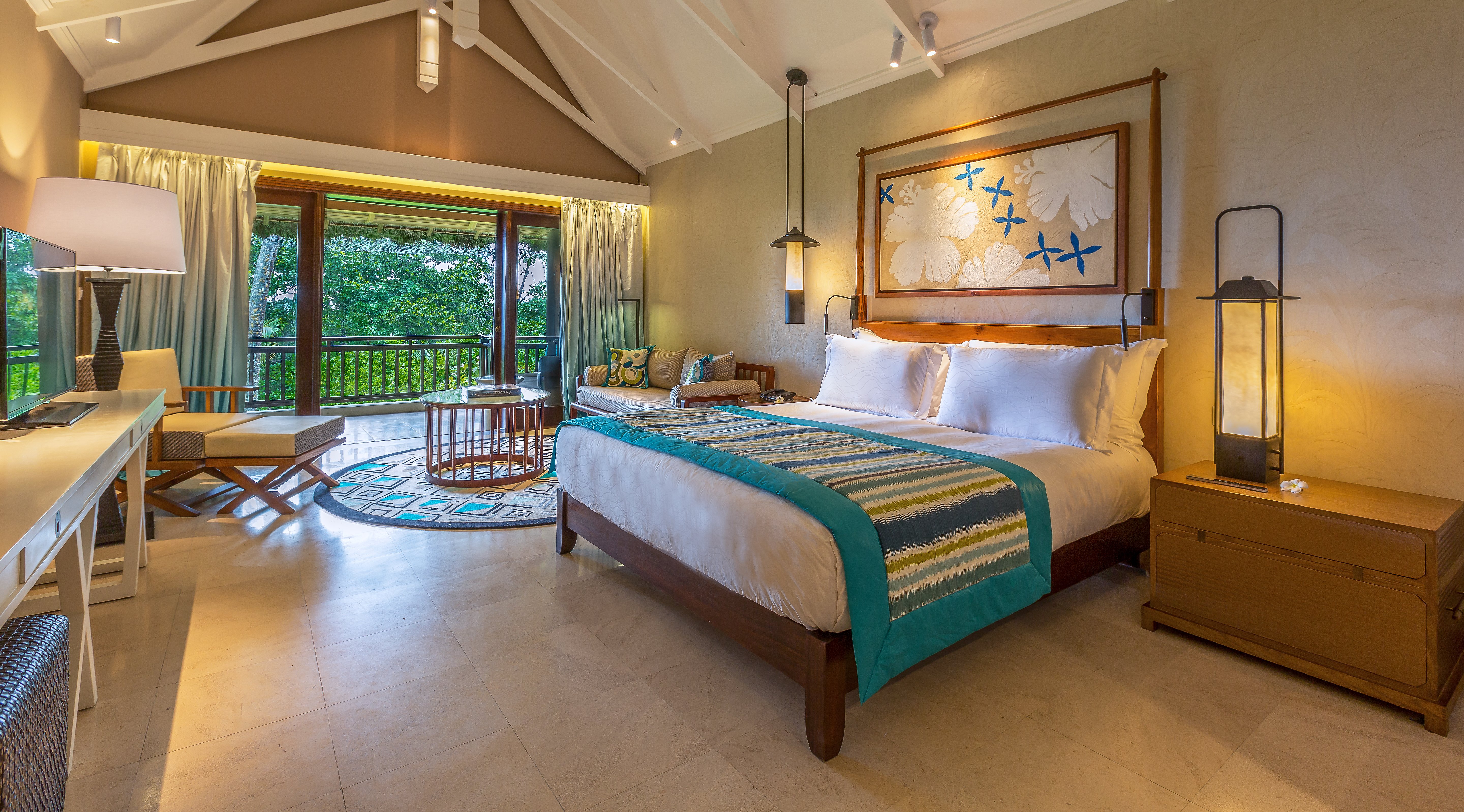 Constance Lemuria Praslin Seychelles 16/80