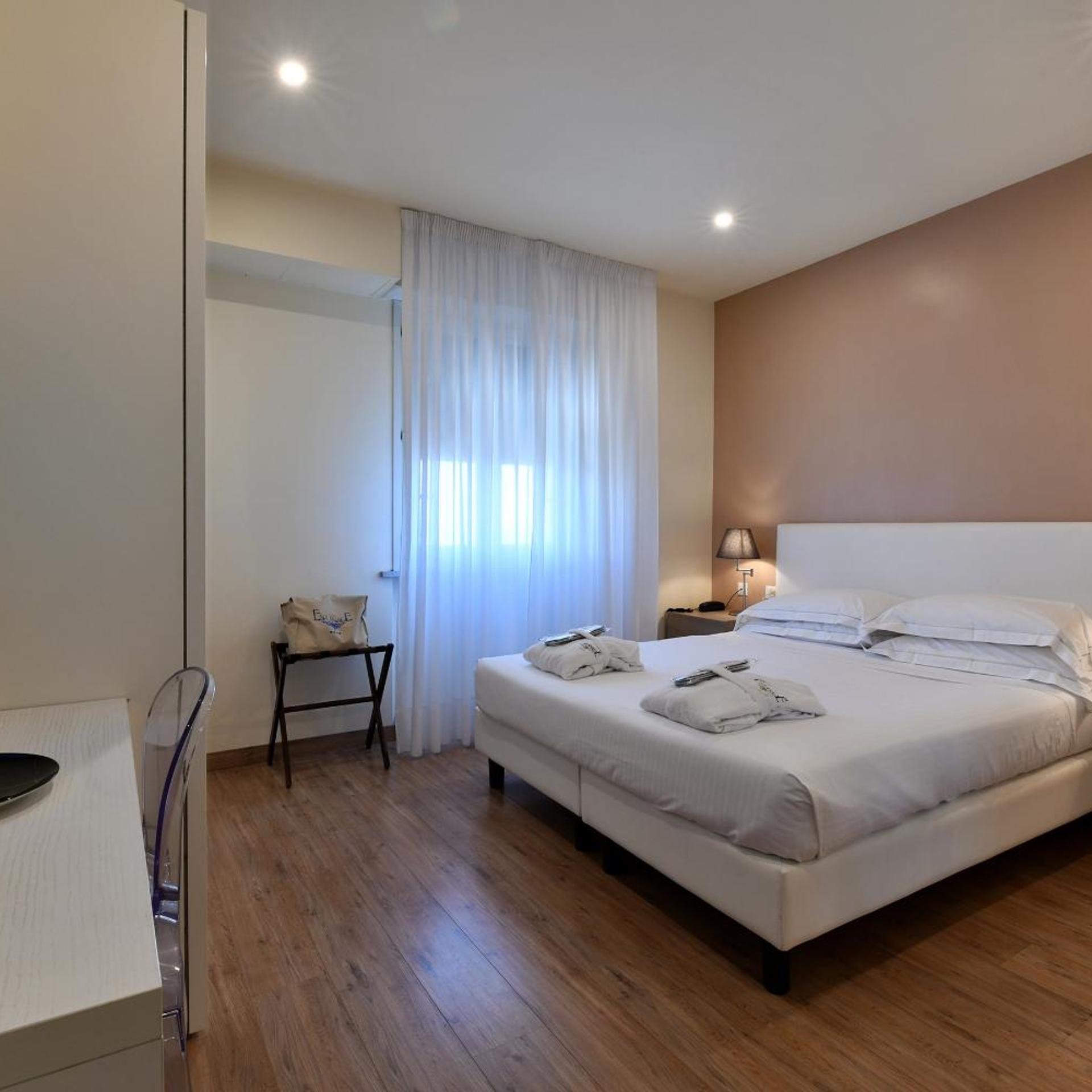 Junior Suite, Side Sea View