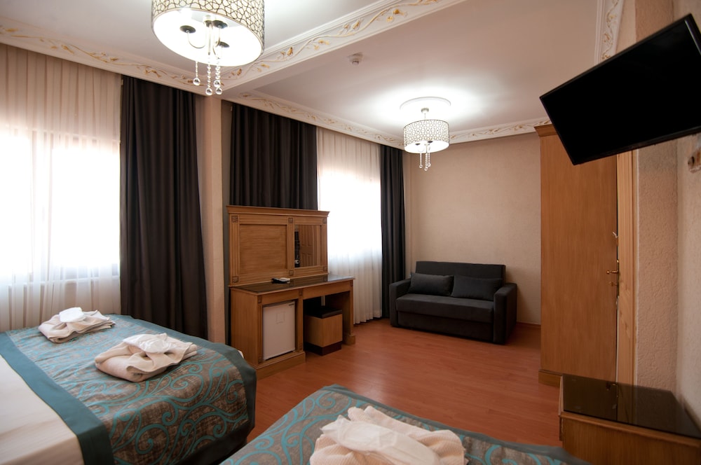 Blue Tuana Hotel 28/70