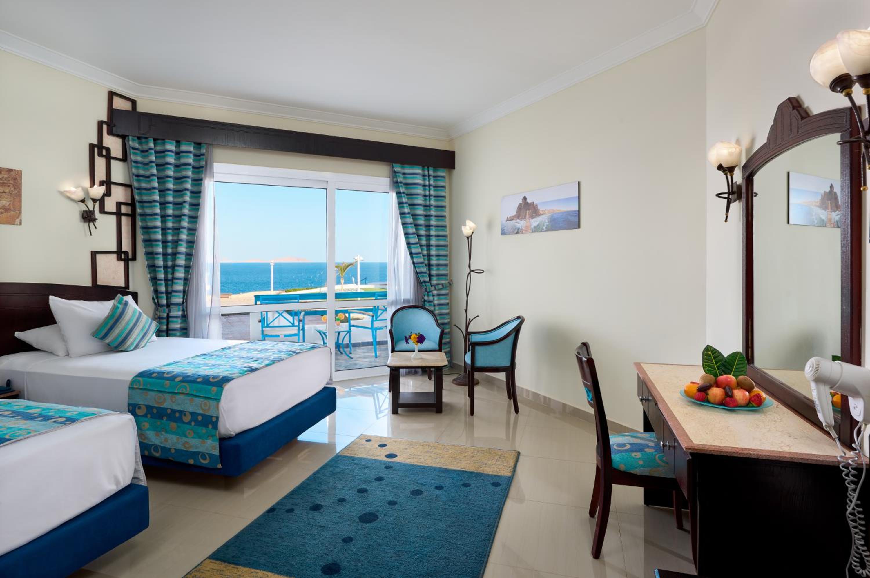 Superior Triple Pool View Room