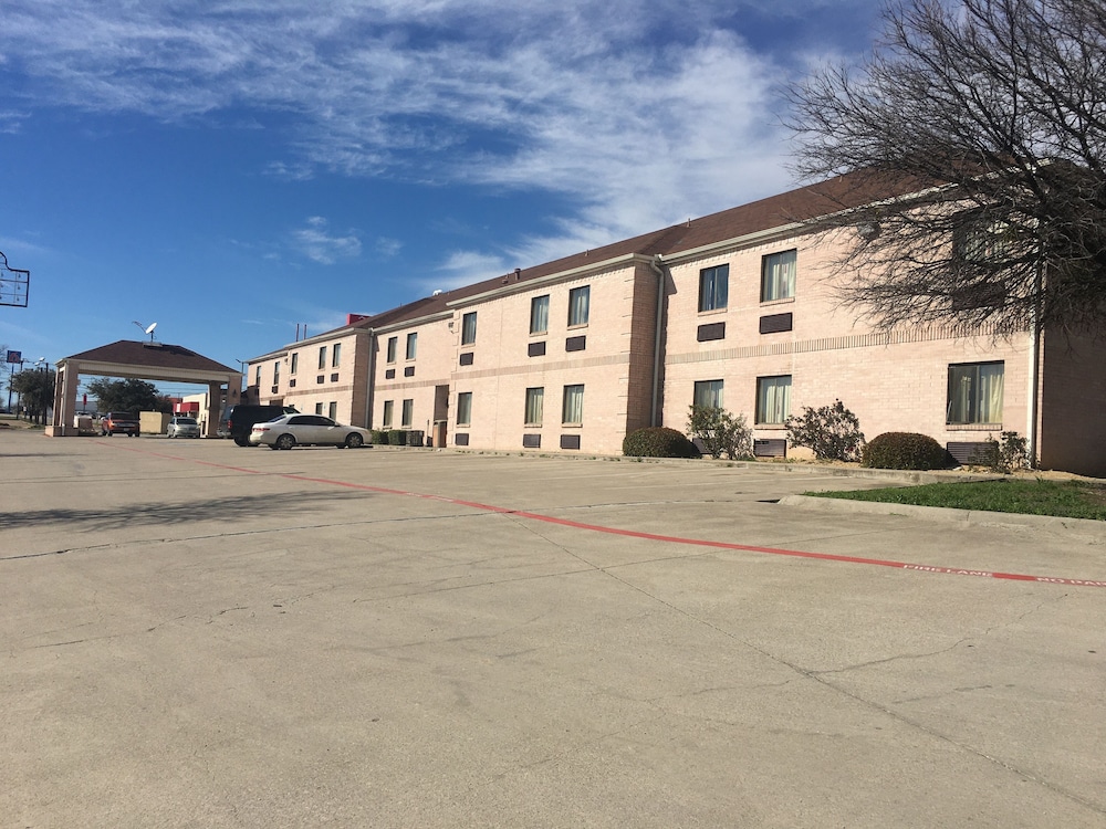 Red Roof Inn Fort Worth - Saginaw 3/33