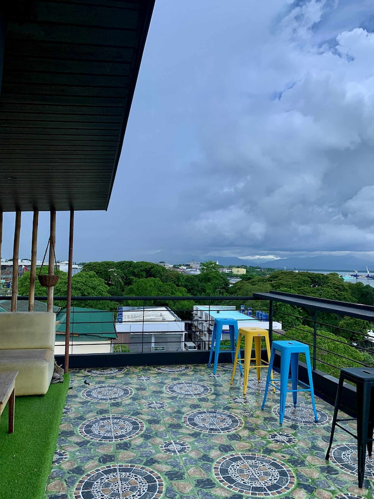 Grande Vista Hotel 54/61