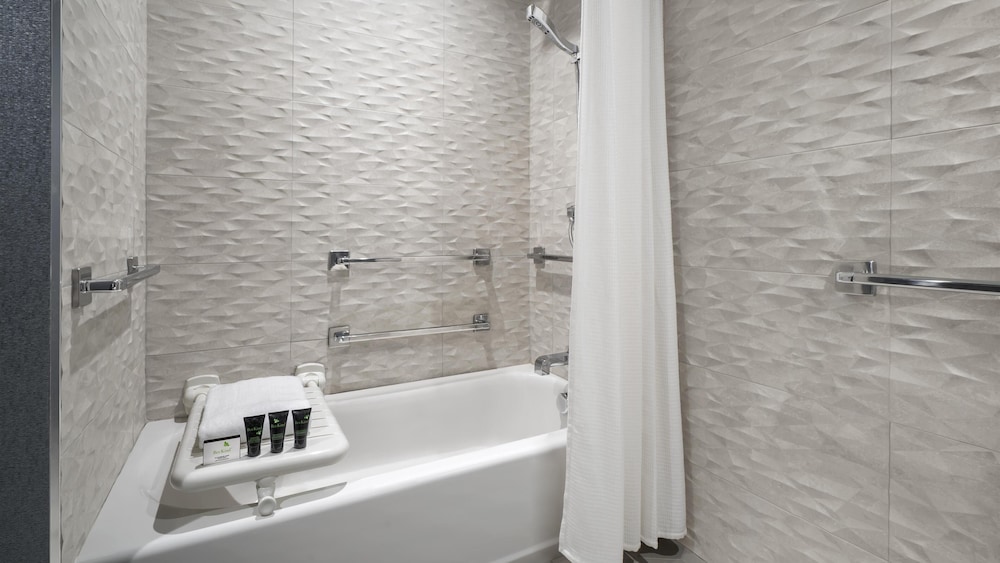 Hyatt Centric Brickell Miami 50/50