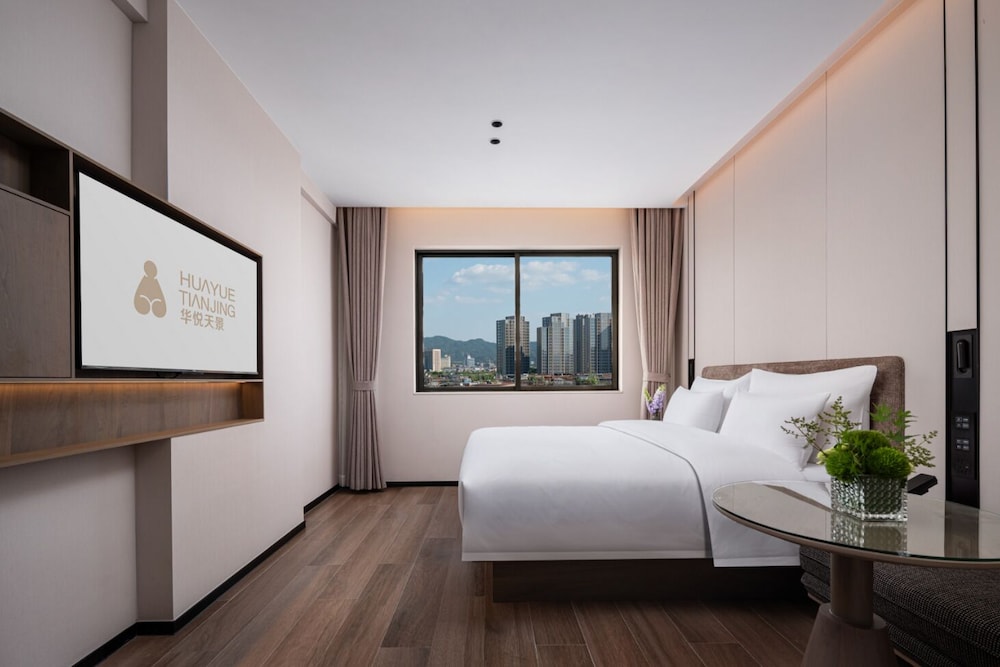 BYLAND WORLD HOTEL 16/50