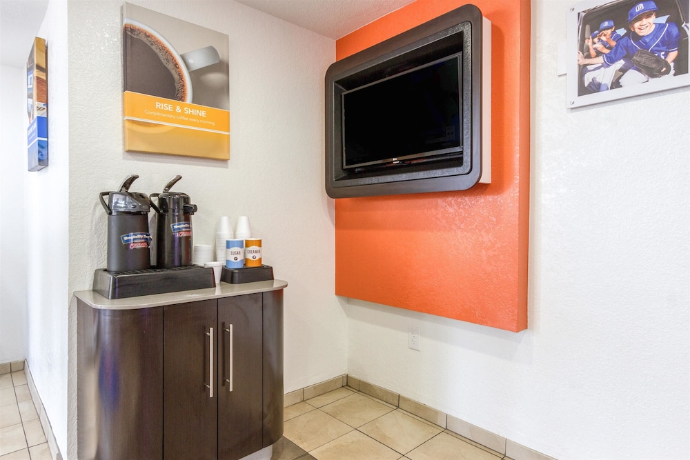 Motel6 Tempe, AZ – Phoenix Airport – Priest Dr 11/43