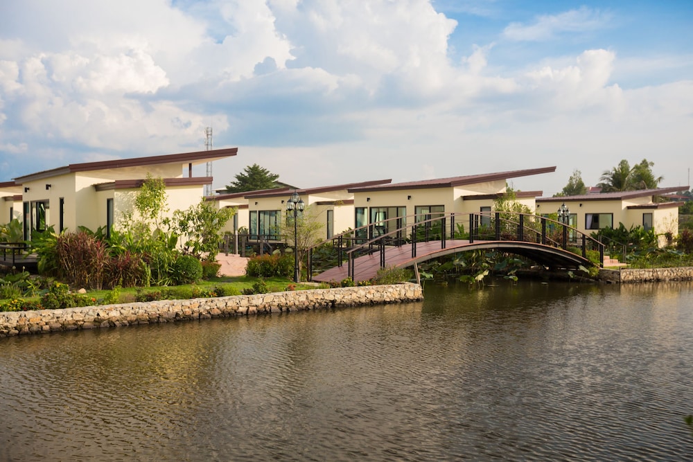 Bua Tara Resort 34/39