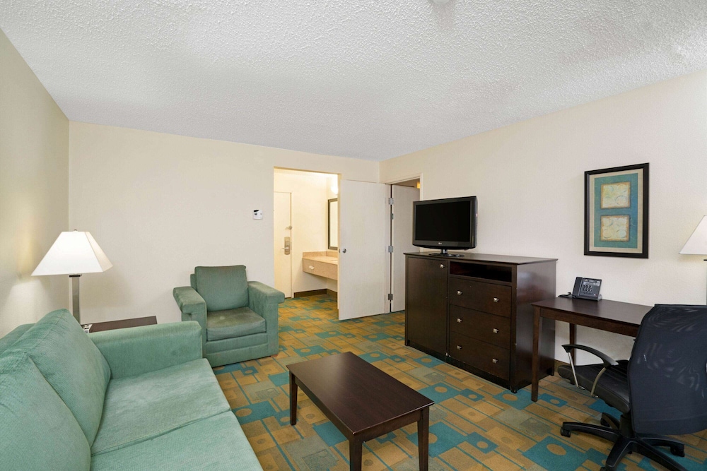 Hawthorn Extended Stay by Wyndham Jackson 39/57