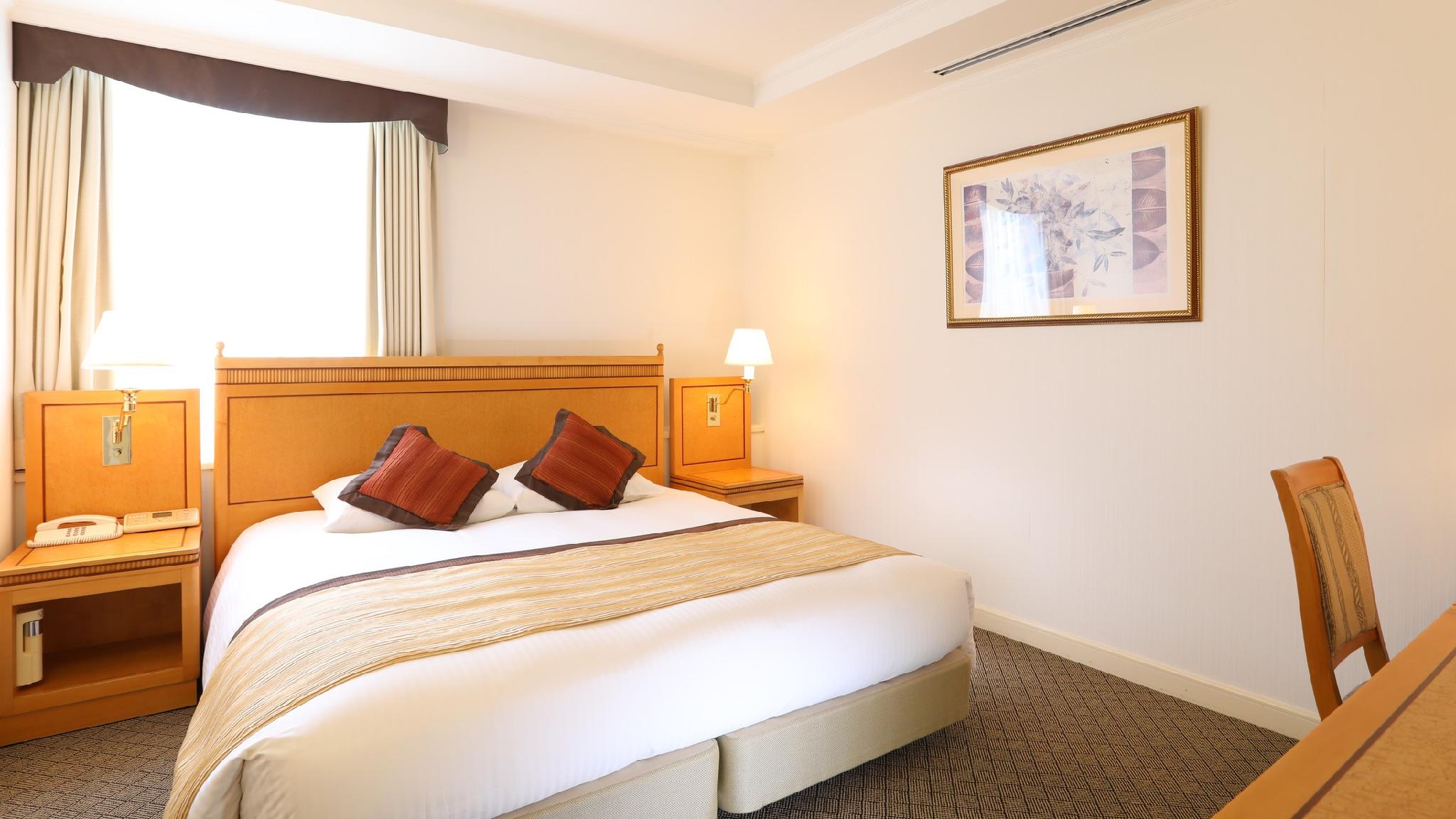 Junior Suite, Double Bed, Main Tower, Smoking