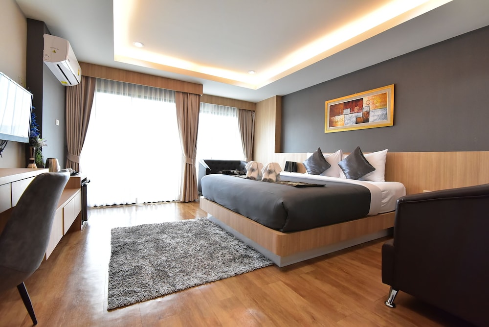 The U-Time Hotel 9/43