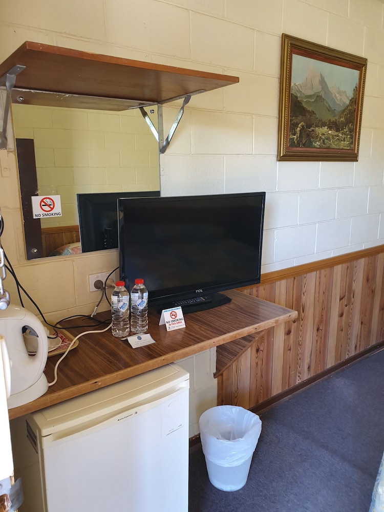 Opal Inn Hotel Motel 10/68