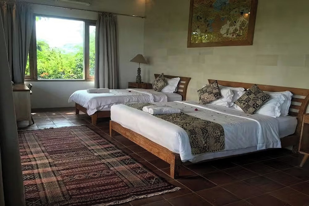Upstairs, Family Suite, 1 King and 1 Single Beds