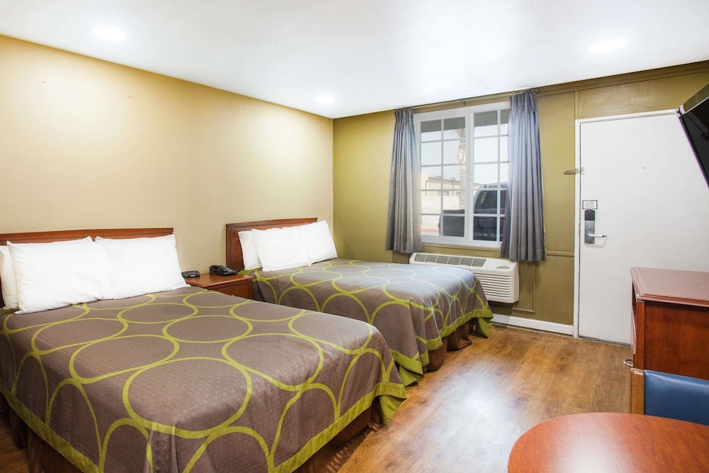 Super 8 By Wyndham Redlands/San Bernardino 13/25