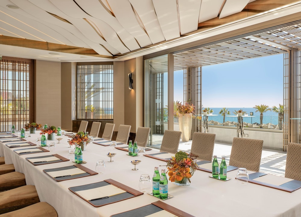 Four Seasons Hotel Limassol 40/50