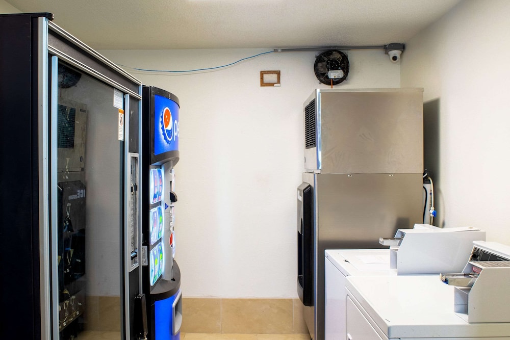 Quality Inn Plainfield 25/47