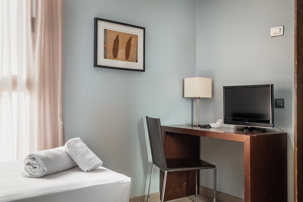 Hotel Madanis Liceo 37/50