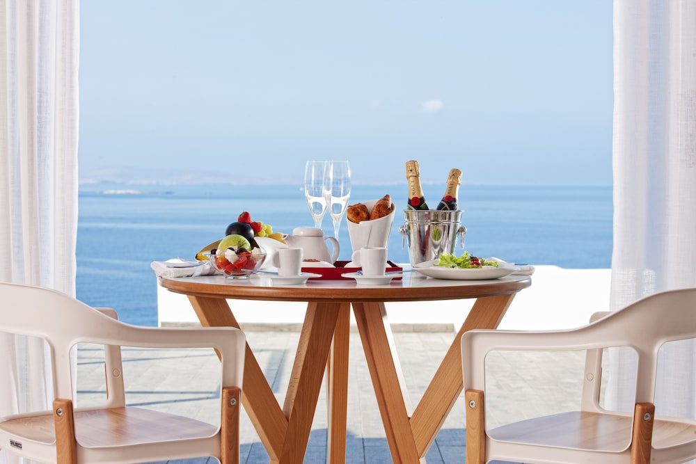 Kouros Hotel and Suites 30/41