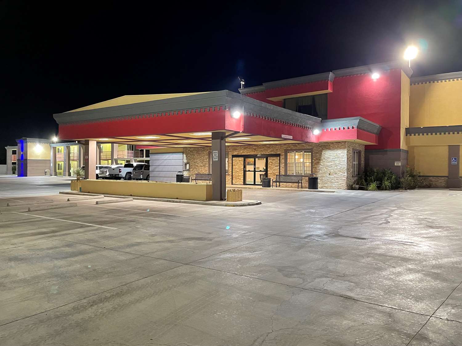 SureStay Plus Hotel by Best Western Odessa 32/34