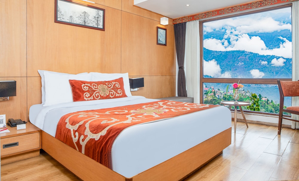 Room, Queen Bed, with View