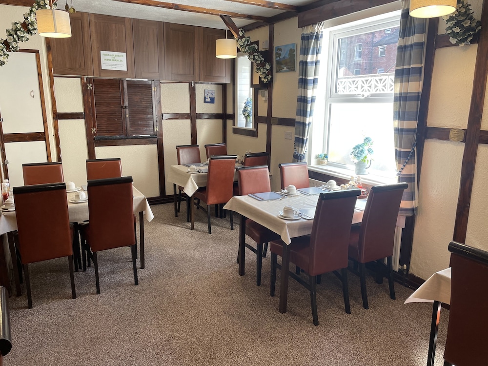 Ivydene Hotel 35/50
