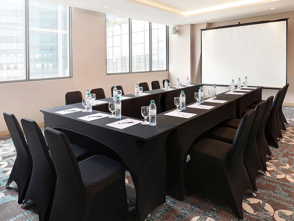 Novotel Samator Surabaya Timur 55/70