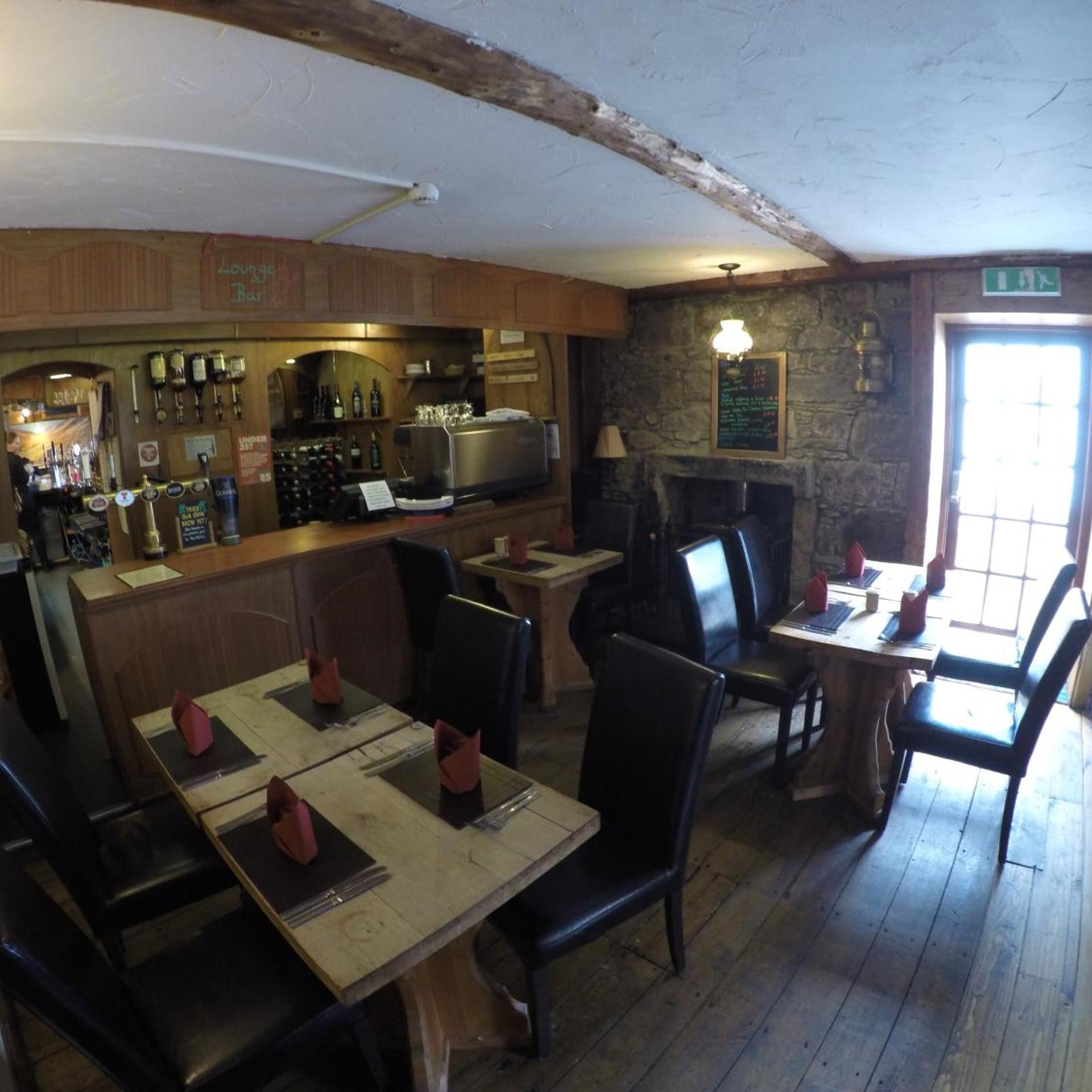 OLD INN HOTEL 32/37