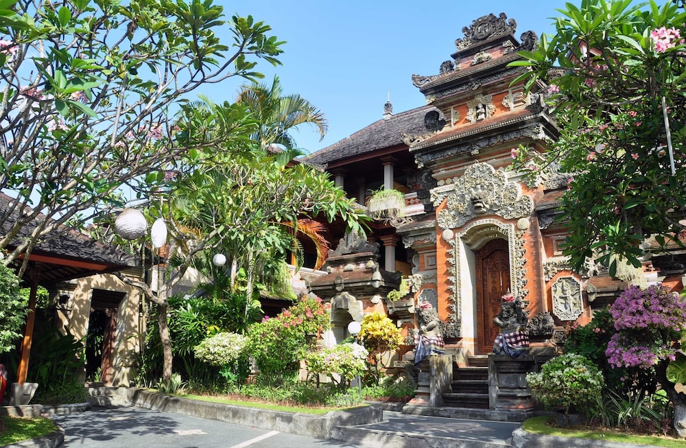 Puri Dewa Bharata Hotel and Villas 4/49