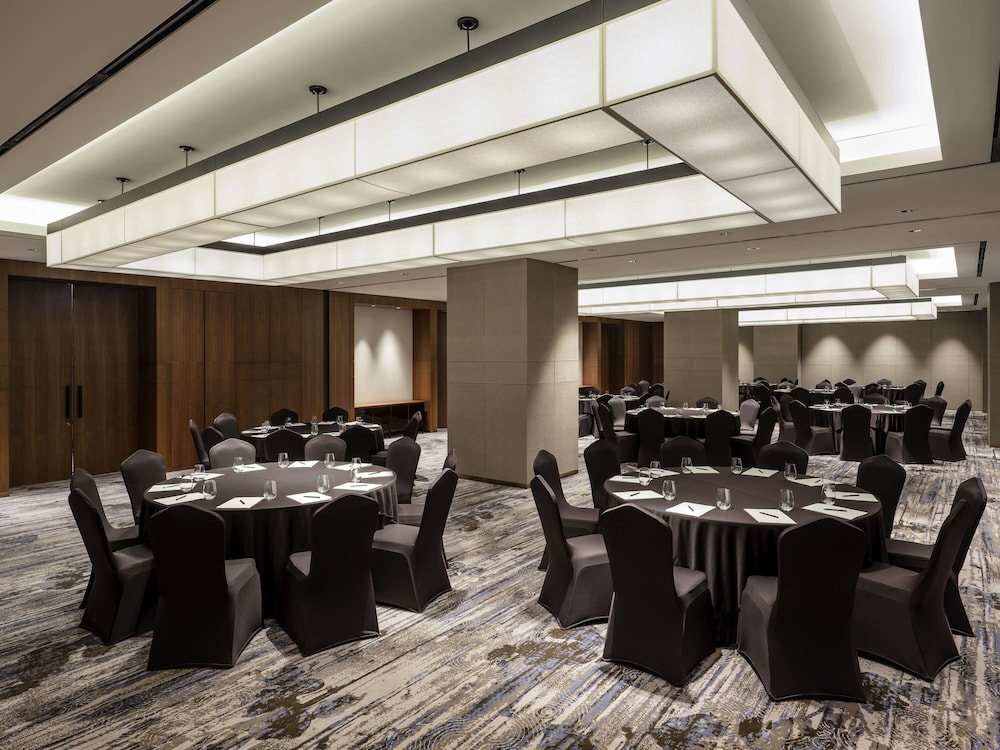 Novotel Suites Ambassador Seoul Yongsan 60/64