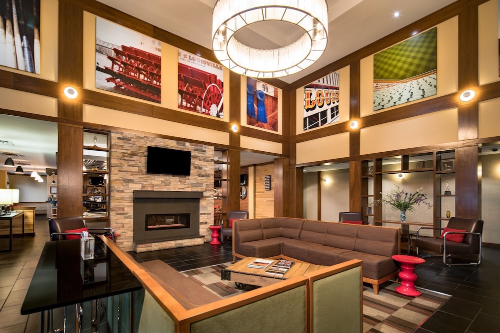 Four Points By Sheraton Louisville Airport 26/27